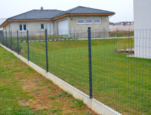 Montáž svařovaného pletiva Hortaplast – Ejpovice Montáž svařovaného pletiva Hortaplast – Ejpovice